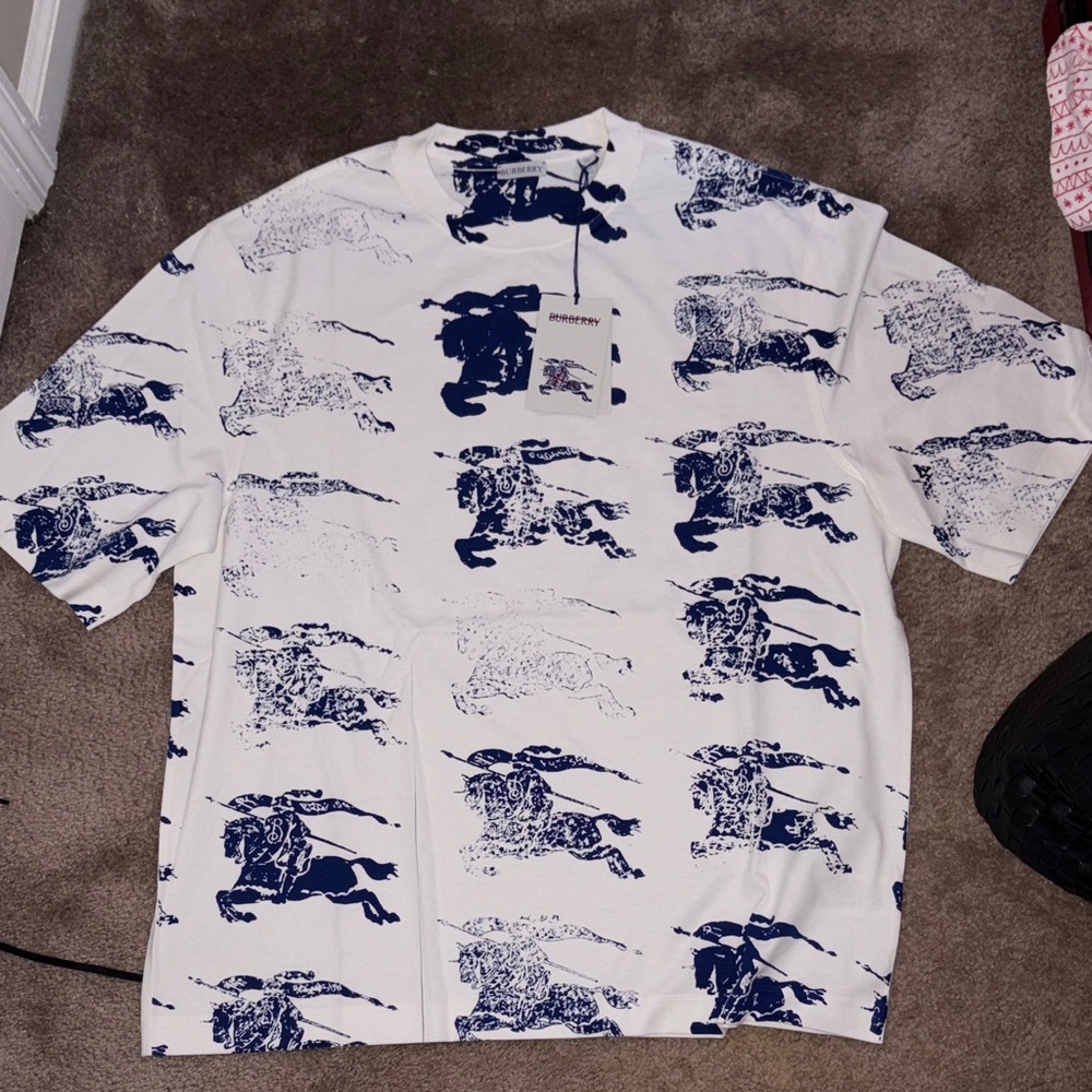 Burberry White and Navy Graphic Tee